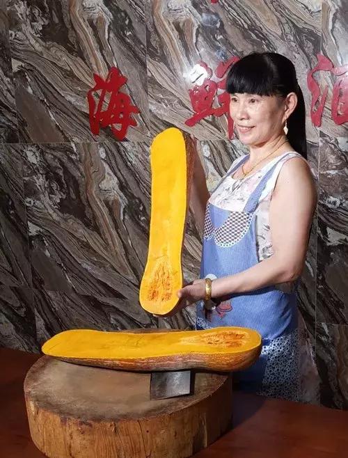 種南瓜竟然種出“麻煩”了，瓜販搶購，電視臺記者也趕來了